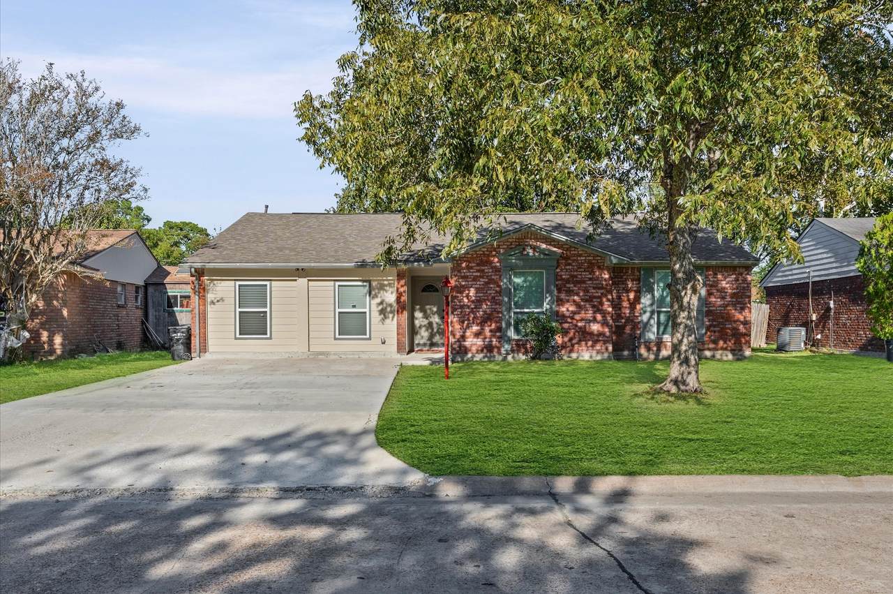 414 Harold Lane - Photo 1