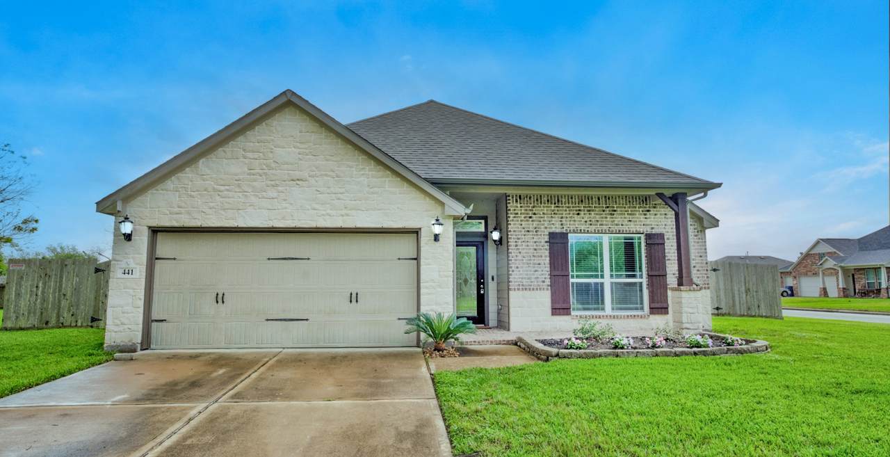 441 Countryside Drive - Photo 1