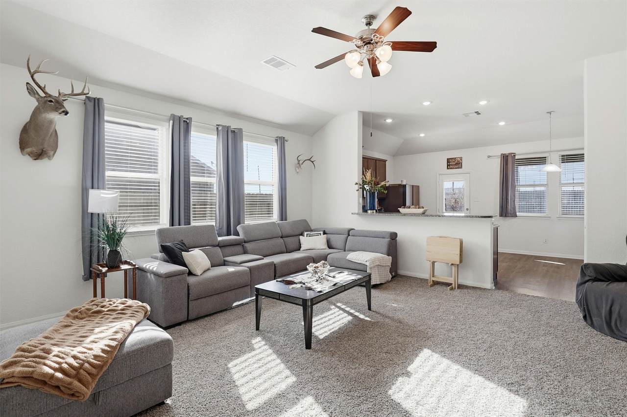 211 White Wing Lane - Photo 1