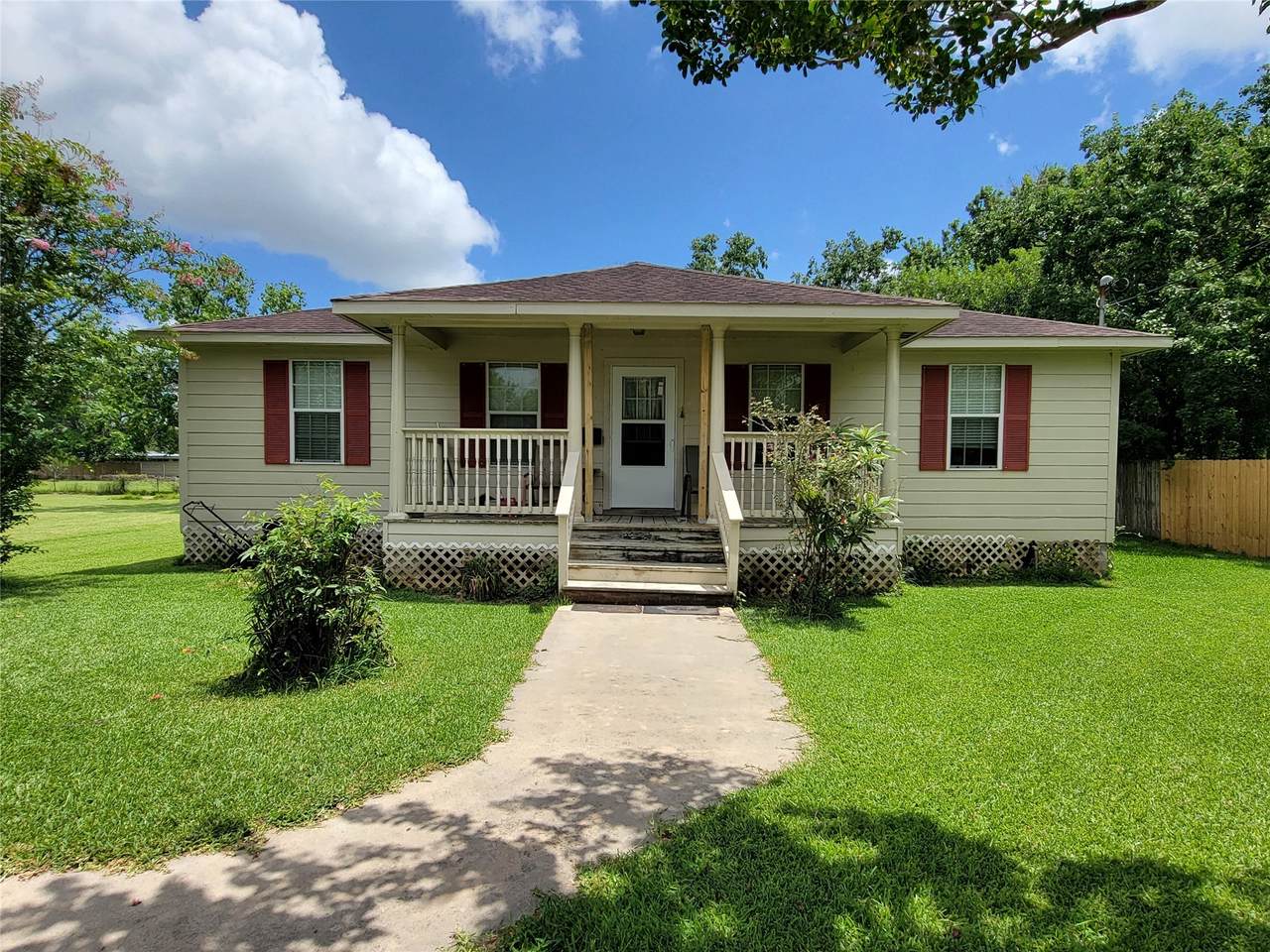 123 Robinson Road - Photo 1