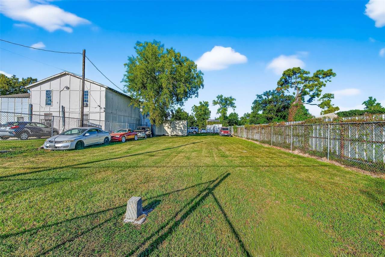 8109 Hardy Road - Photo 1