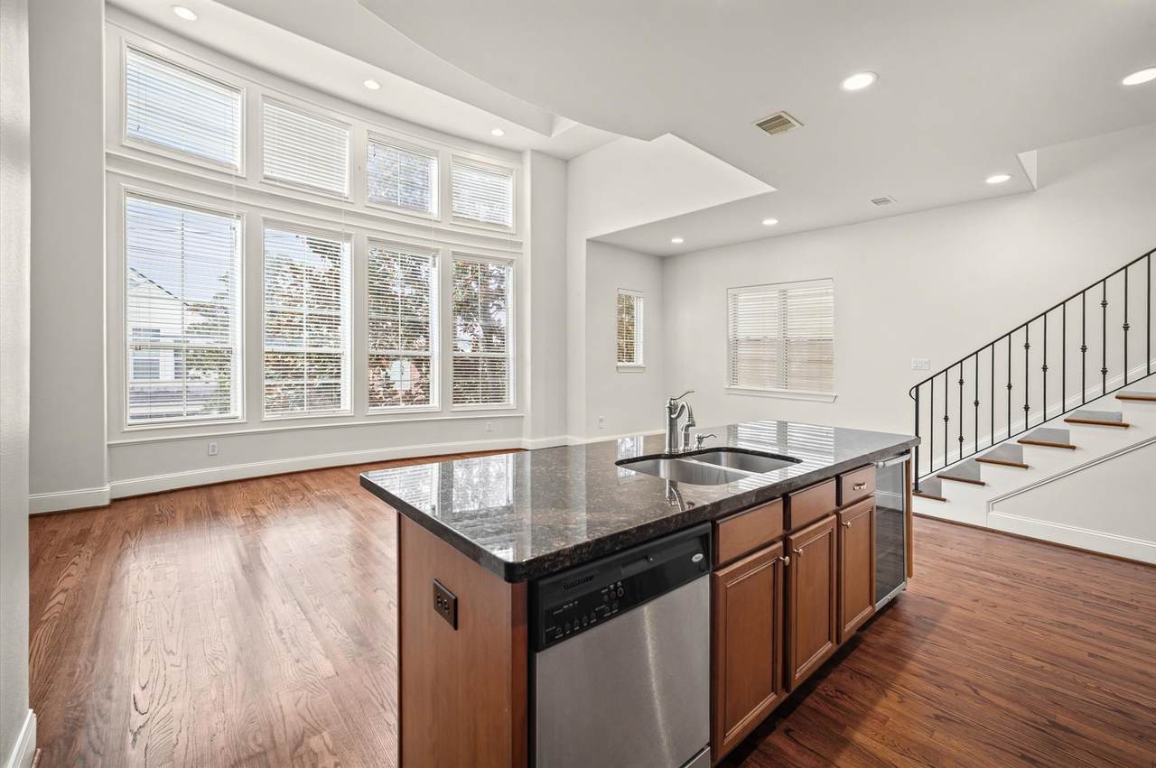 2923 Pease Street - Photo 1