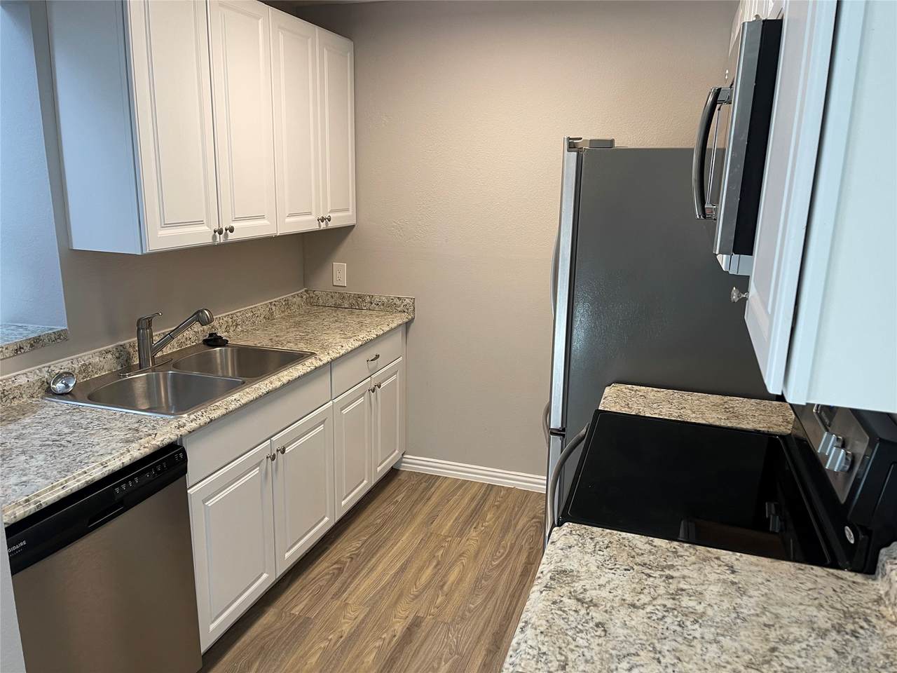 1516 Bay Area Boulevard - Photo 1