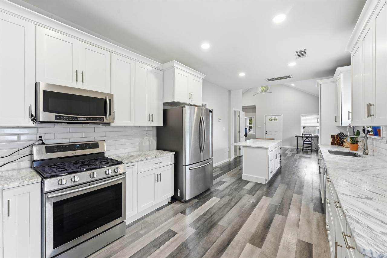 202 34th Street - Photo 1