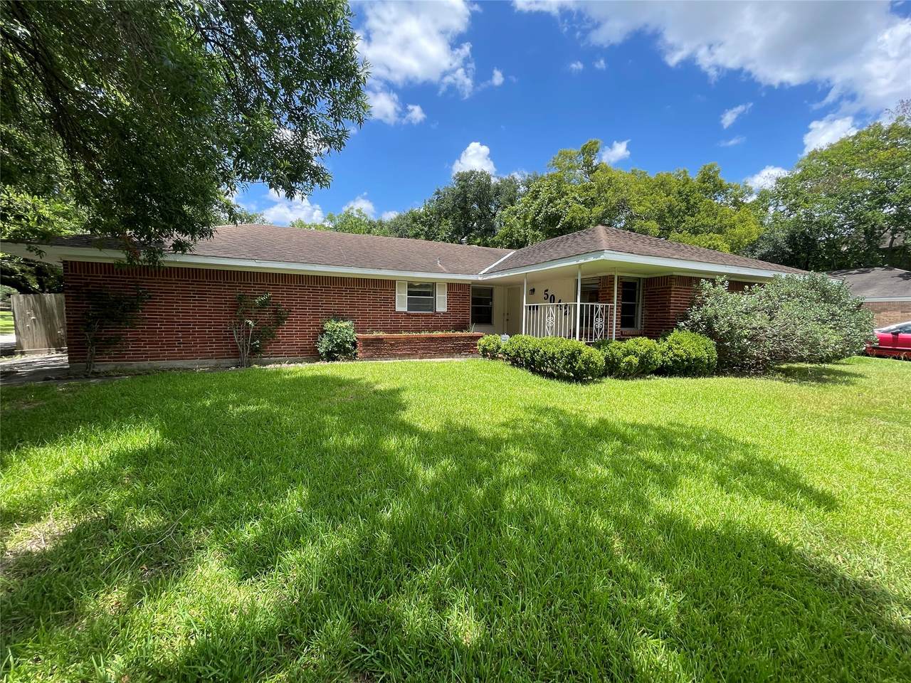 5042 Grape Street - Photo 1
