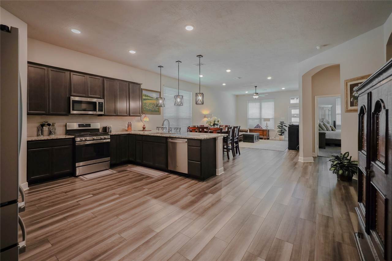 920 Farm Path - Photo 1