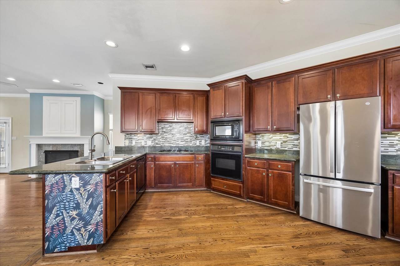 2207 Austin Street - Photo 1
