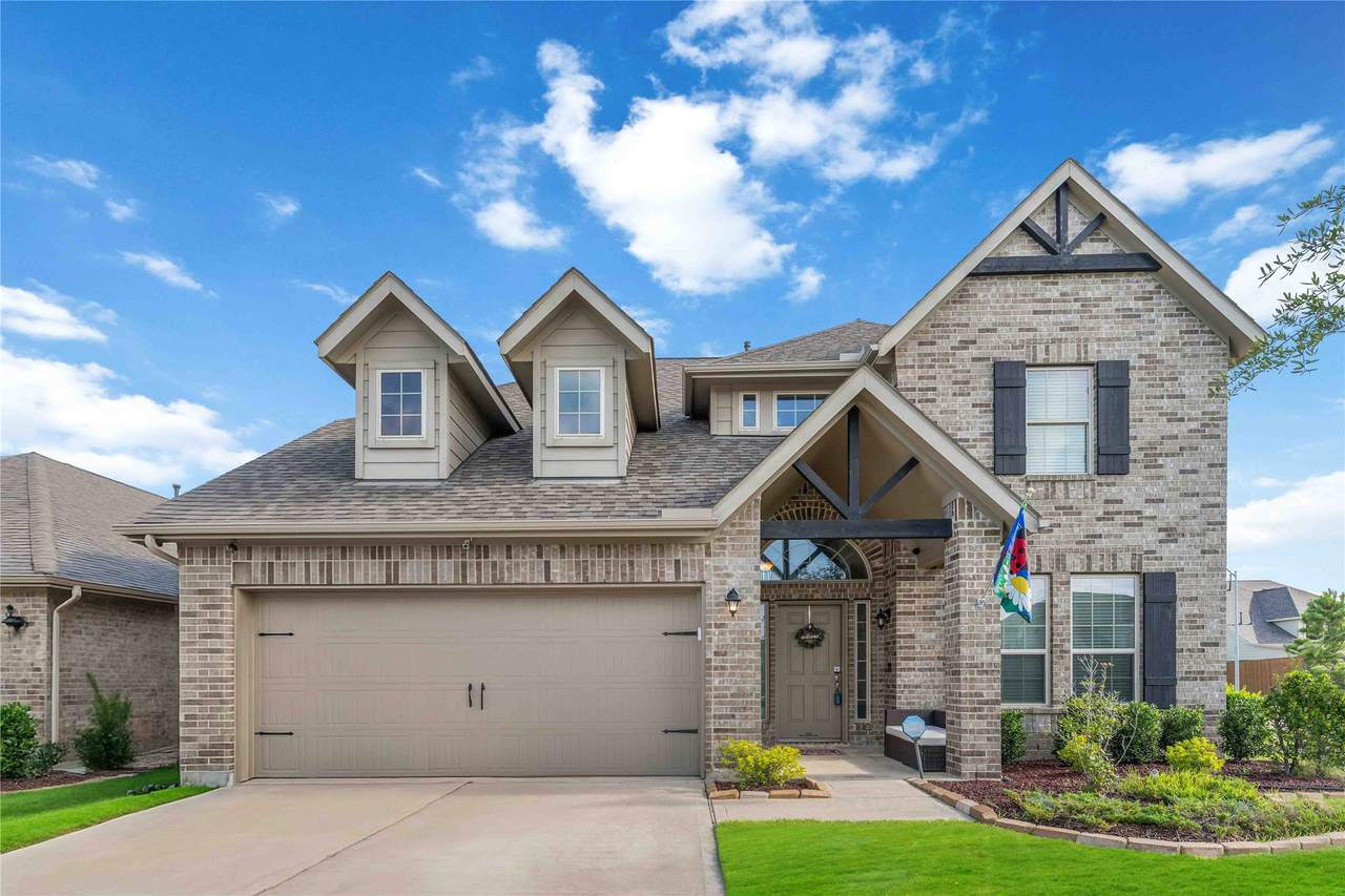 3102 Dry Creek Drive - Photo 1