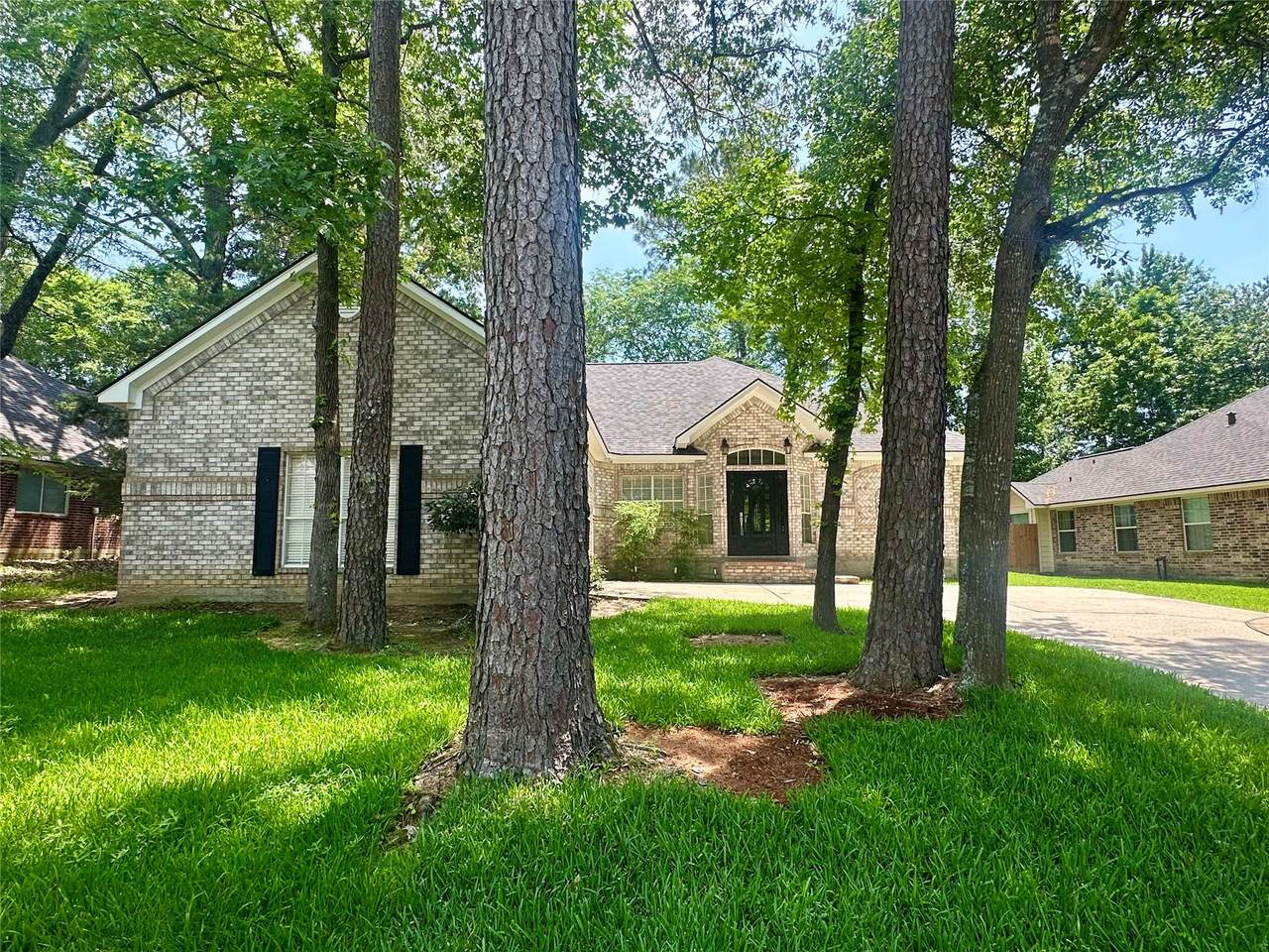 3122 Hemingway Drive - Photo 1