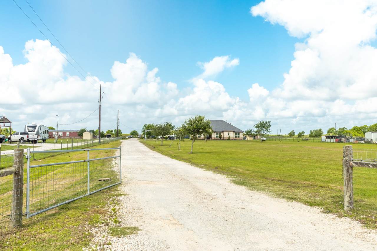 2180 County Road 212 - Photo 1