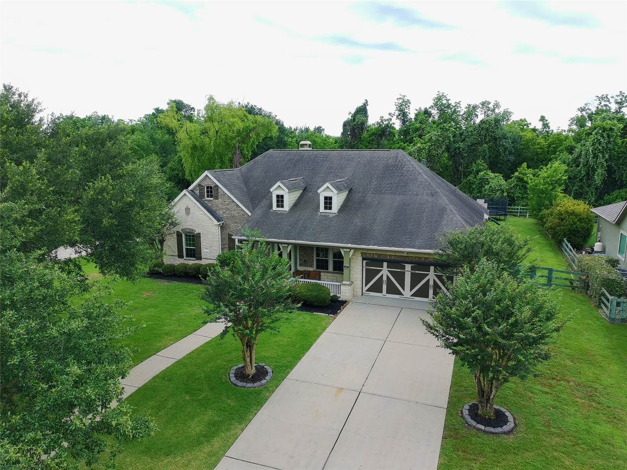 5119 Water Oak Crescent - Photo 1