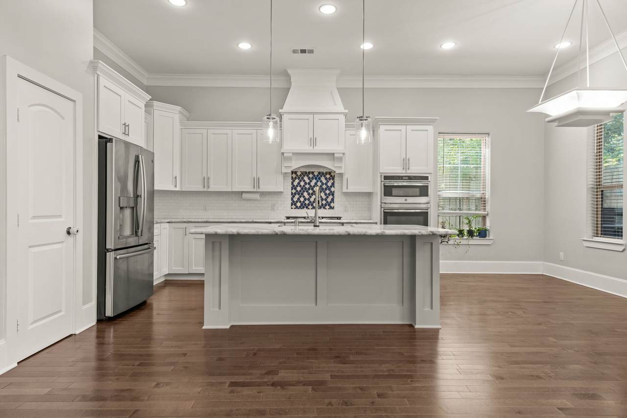 8550 Ridgepoint Drive - Photo 1