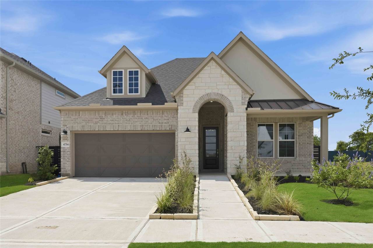 4754 Ara Drive - Photo 1