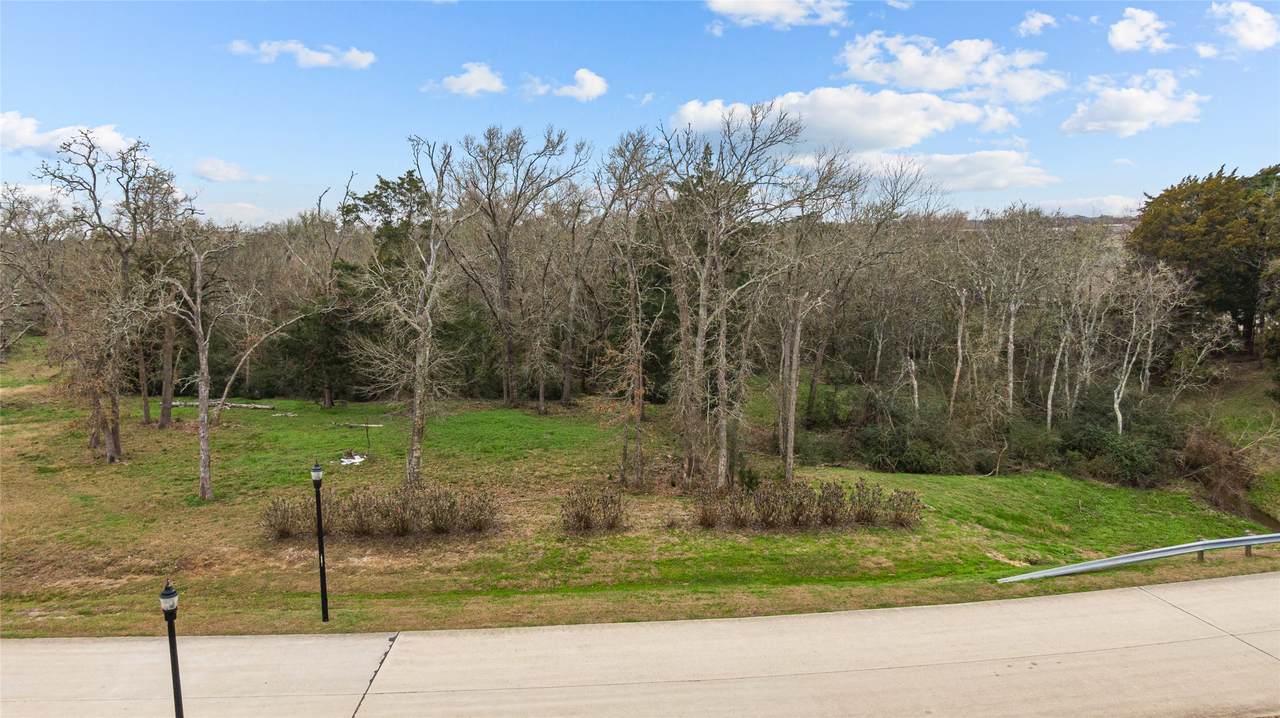 4728 Dutton Lake Drive - Photo 1