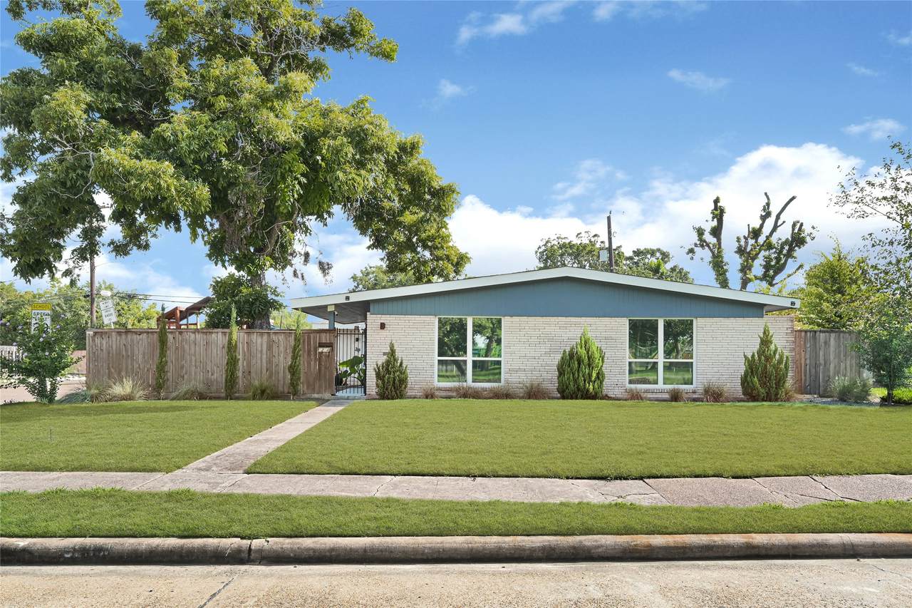 5234 Saxon Drive - Photo 1