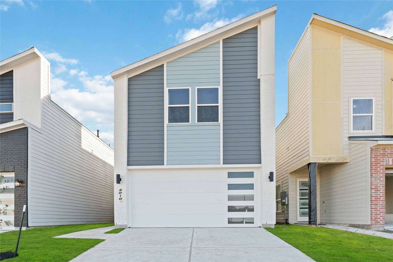 3010 La Rambla Drive - Photo 1