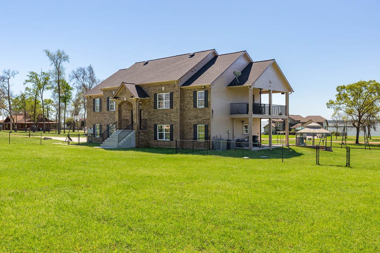 264 Falcon Point - Photo 1