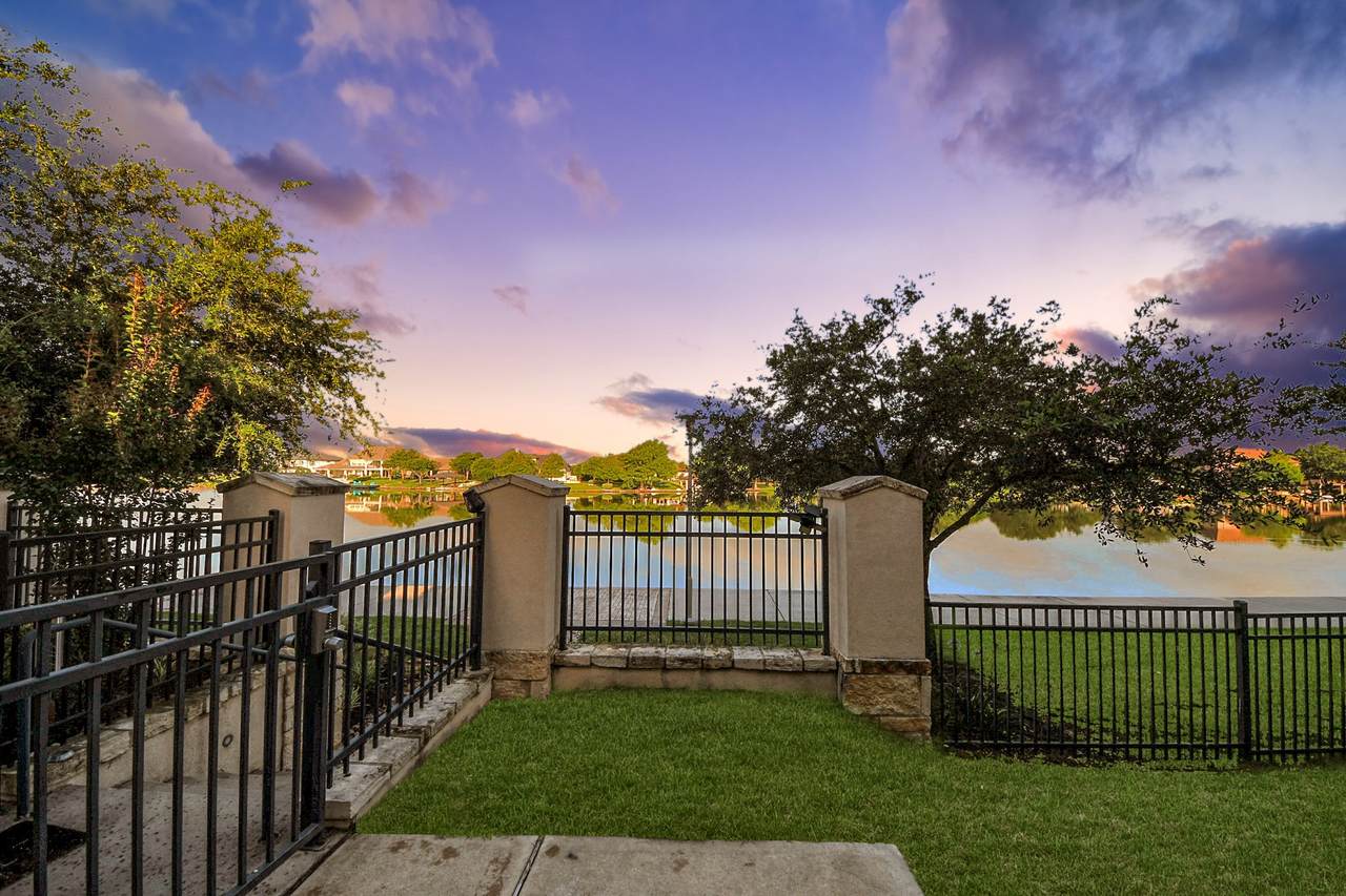 9663 Rockport Hills Drive - Photo 1