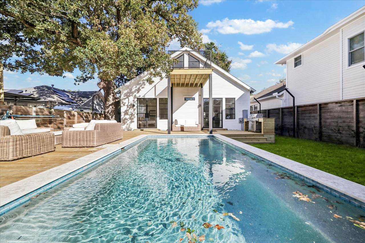 415 Arlington Street - Photo 1