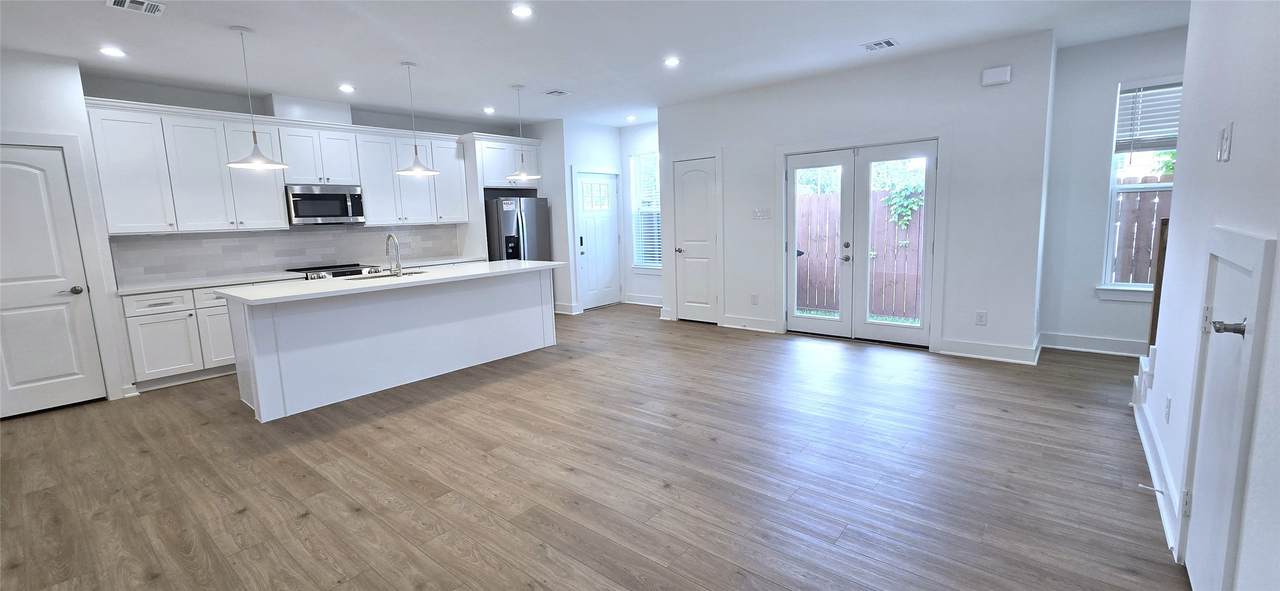 1475 Ferguson Way - Photo 1