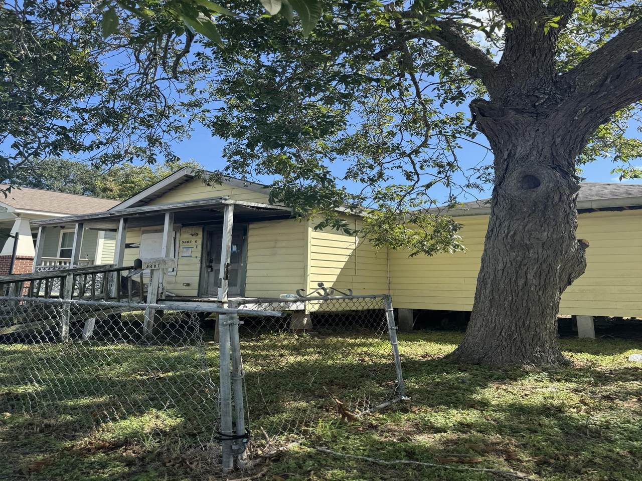 5407 Avenue O - Photo 1