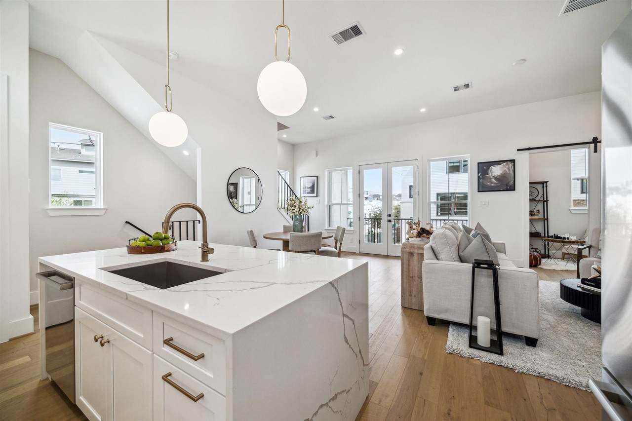2214 Dennis Street - Photo 1