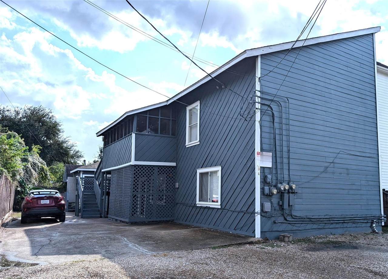 704 22nd Street - Photo 1