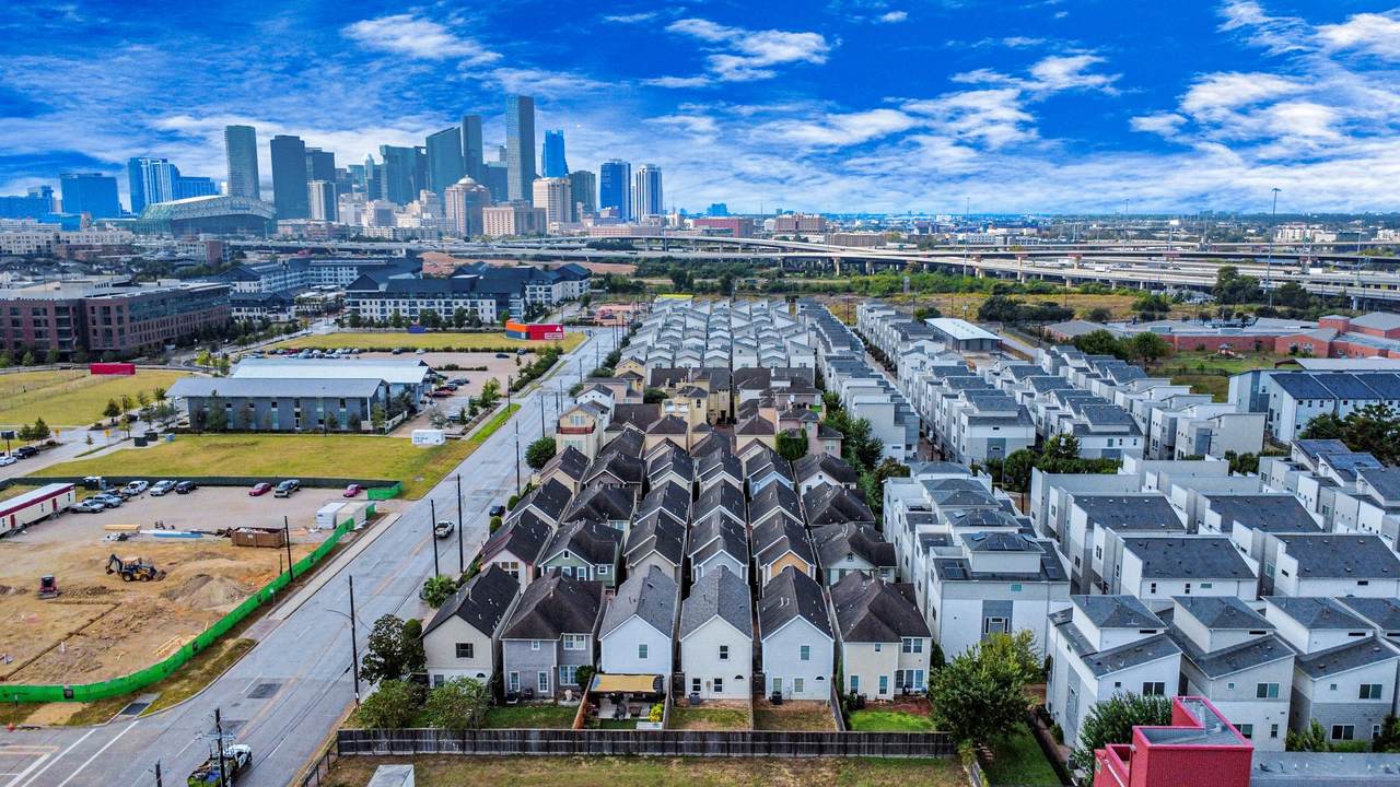 2941 Clinton Drive - Photo 1