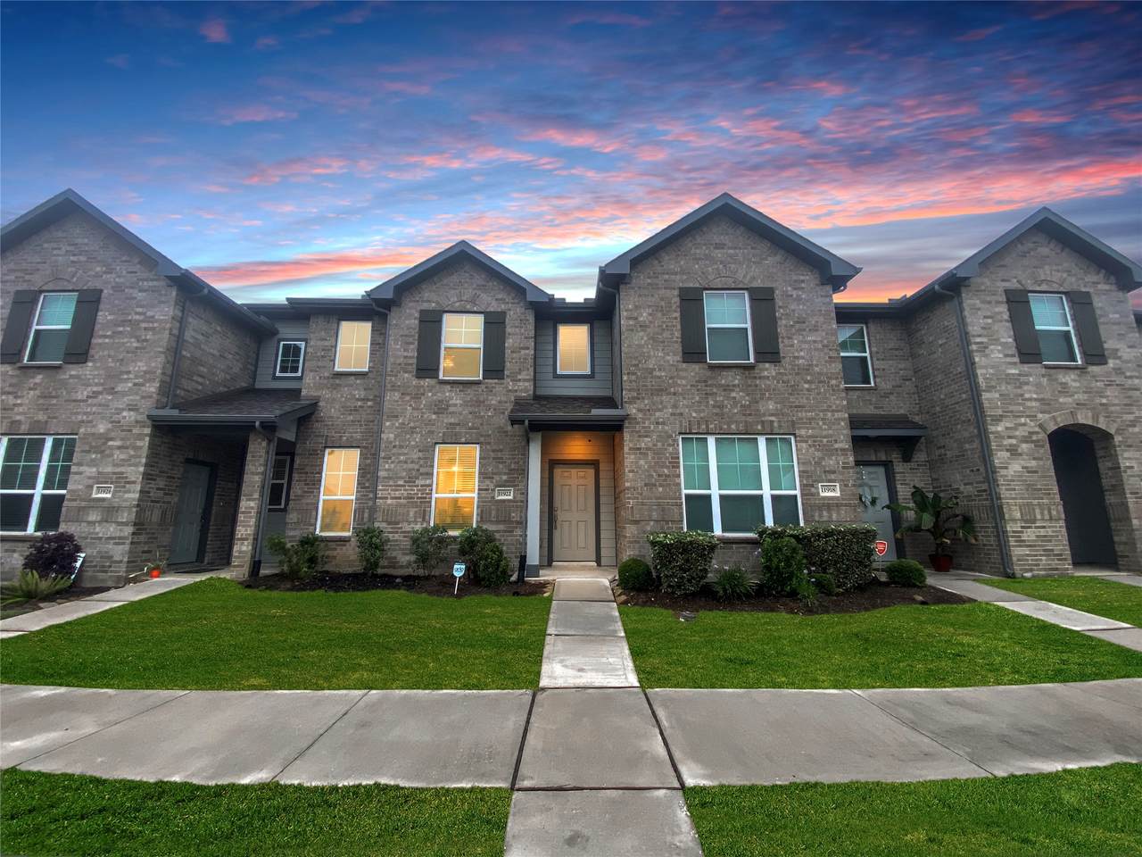 11922 Amber Oak Way - Photo 1