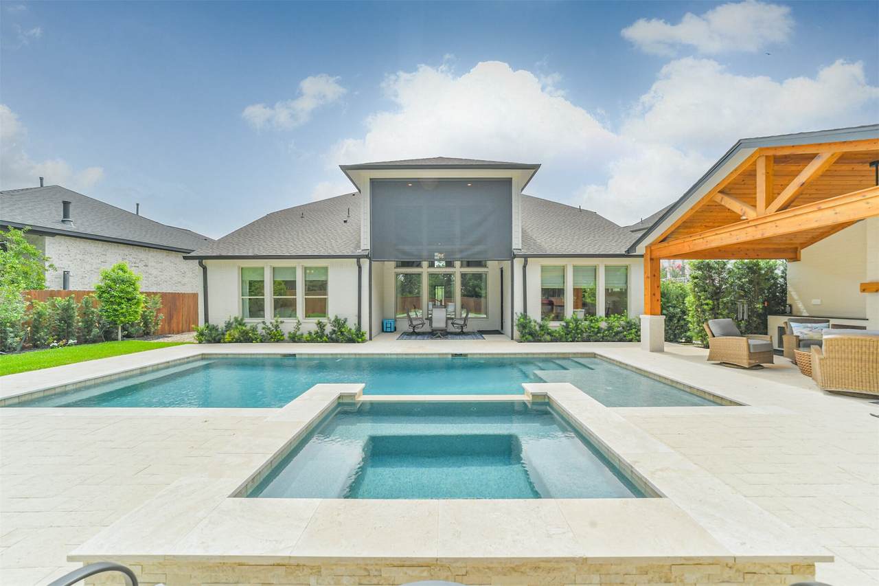 145 Sweeping Valley Drive - Photo 1
