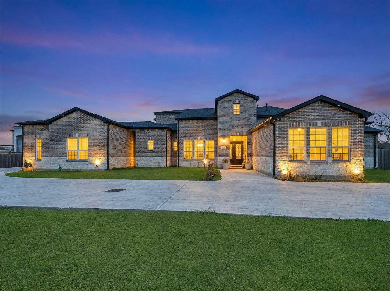 4821 1st Street - Photo 1