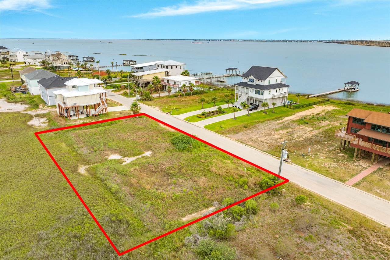 9115 Bay Road - Photo 1