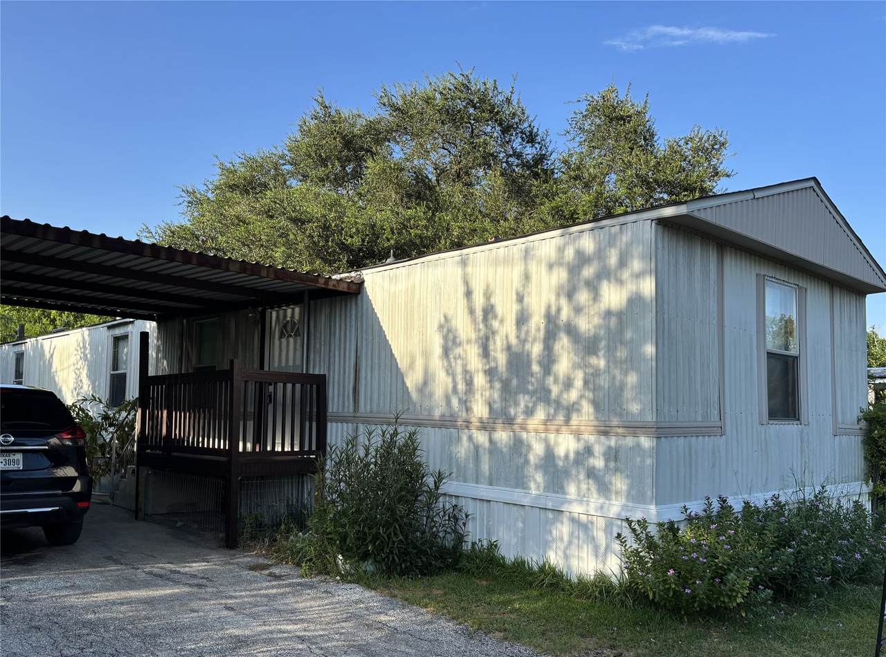 902 Ferol Lane - Photo 1