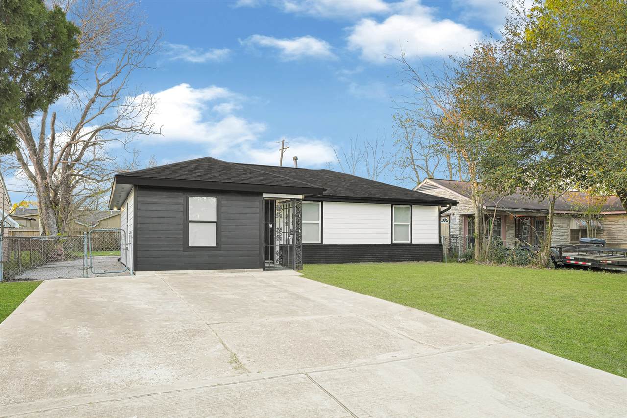 3013 Bloomfield Street - Photo 1
