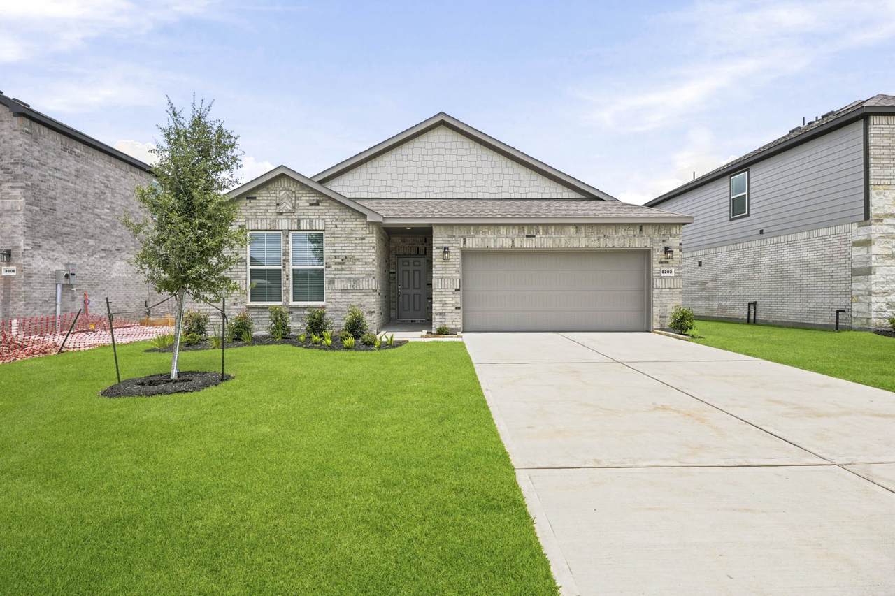 8202 Coral Drive - Photo 1