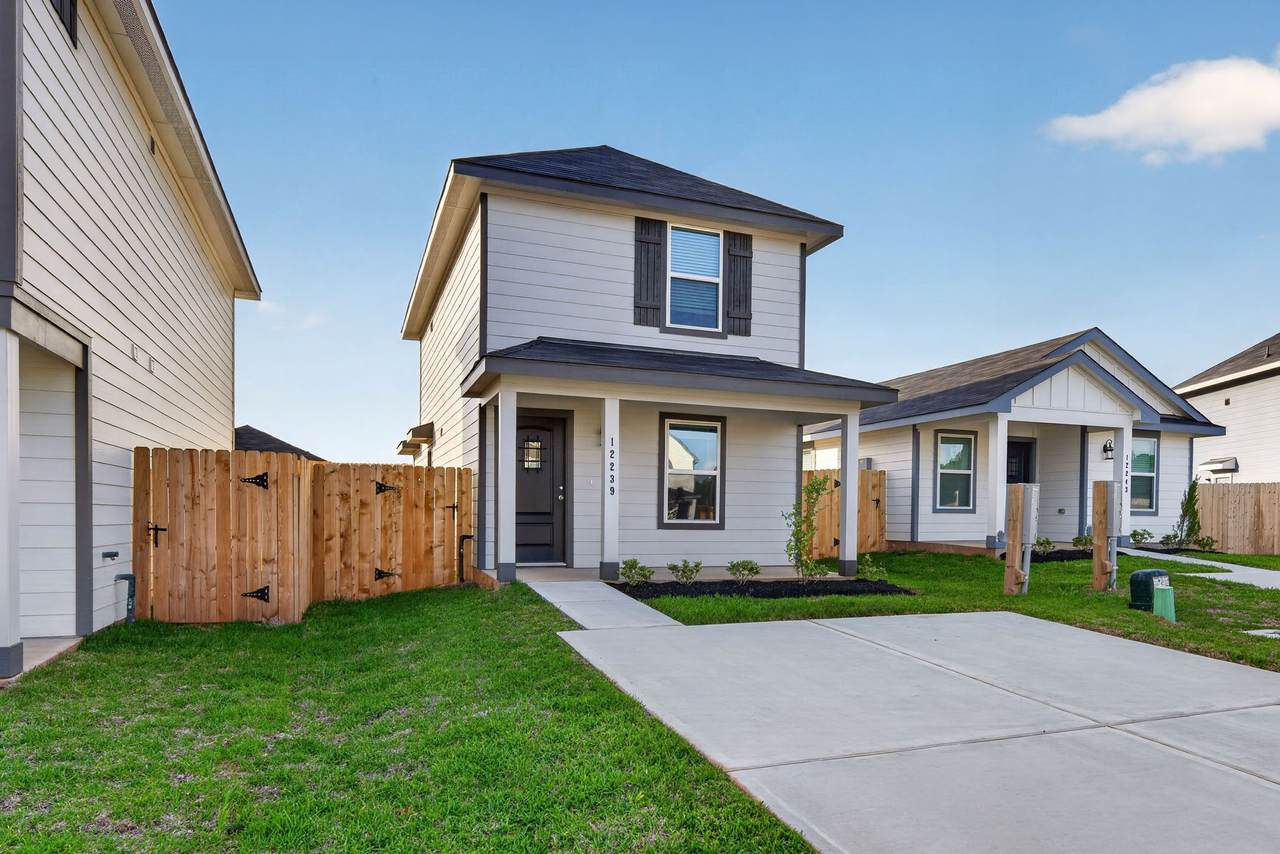 12239 Shield Crest Ct - Photo 1