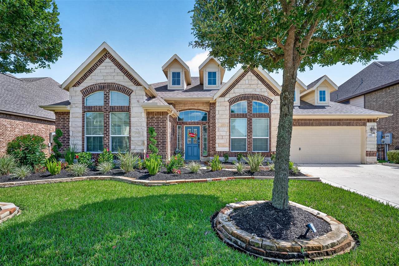 2414 Alexandra - Photo 1