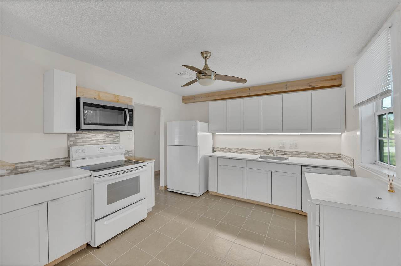 3103 Avenue H - Photo 1