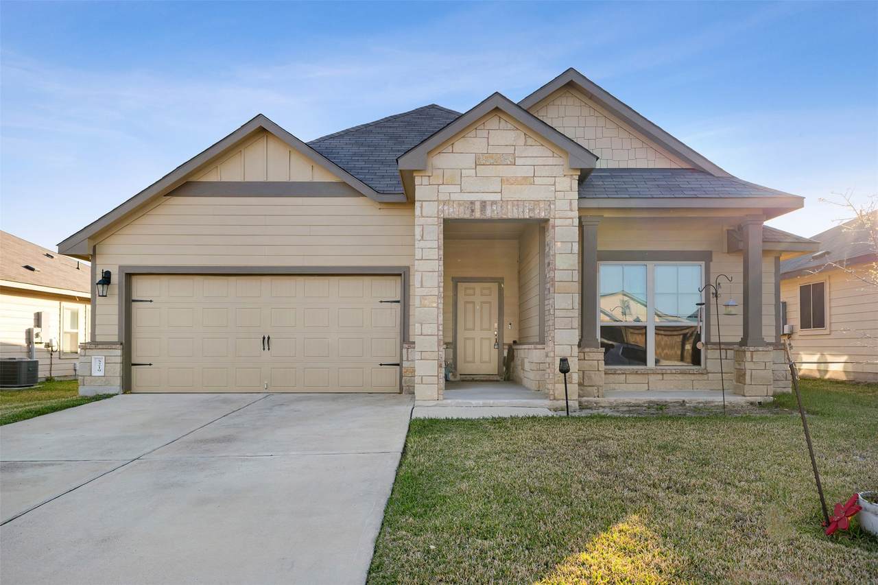 5219 Montague Loop - Photo 1
