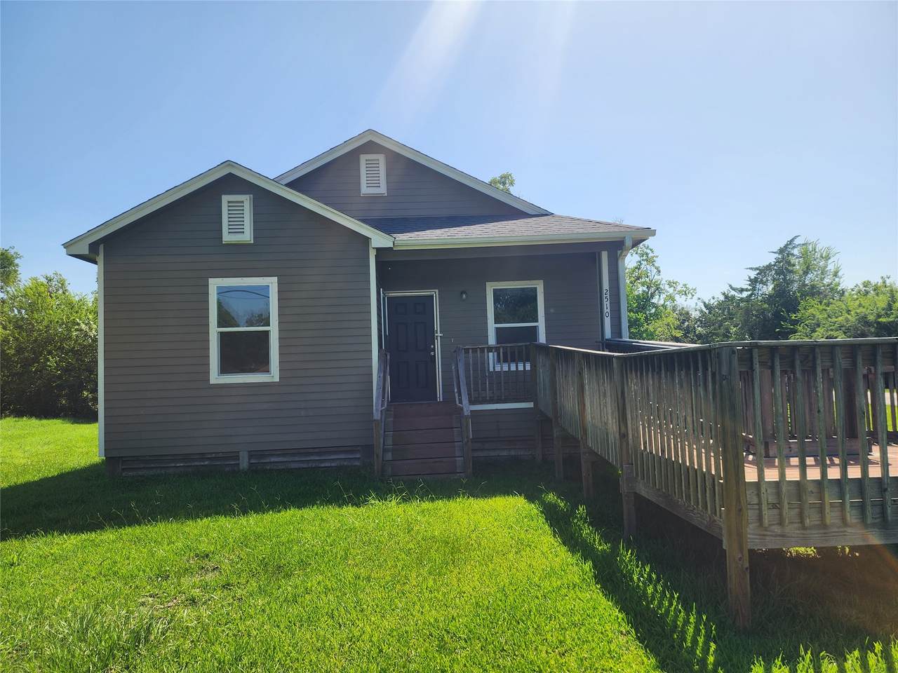 2510 24th Street - Photo 1