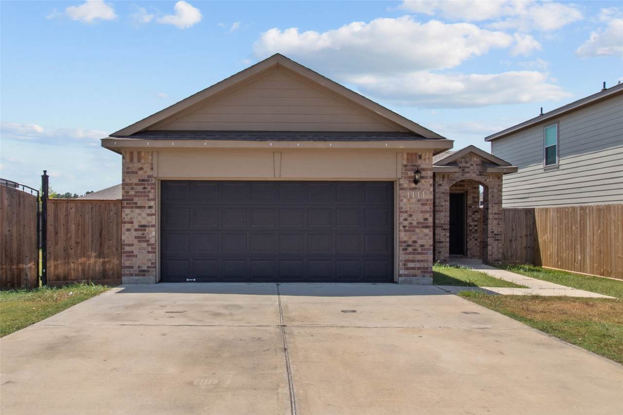 1111 Road 5102 - Photo 1