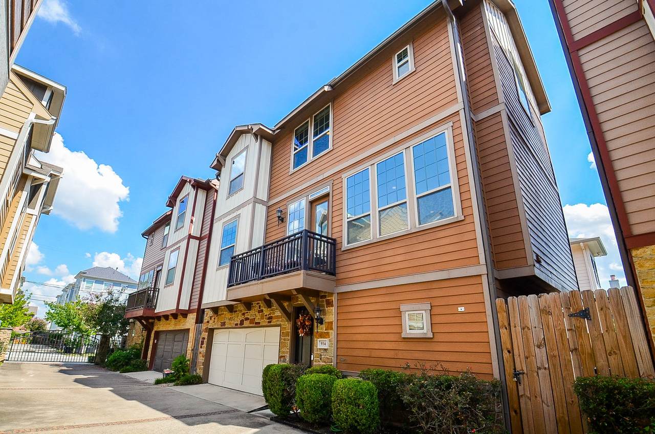 934 24th Street - Photo 1