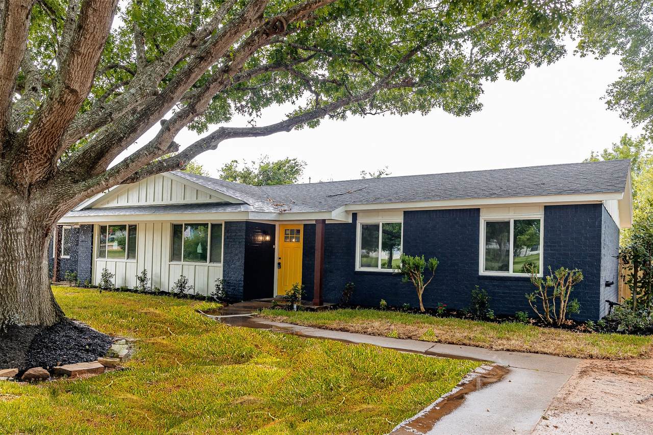 811 Matchett - Photo 1