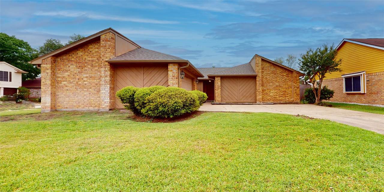 1022 Manorglen Drive - Photo 1