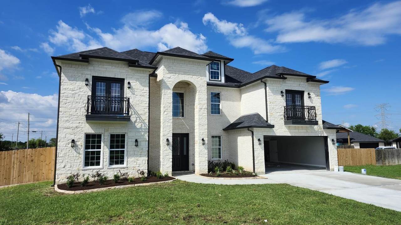 1714 Mackey Drive - Photo 1