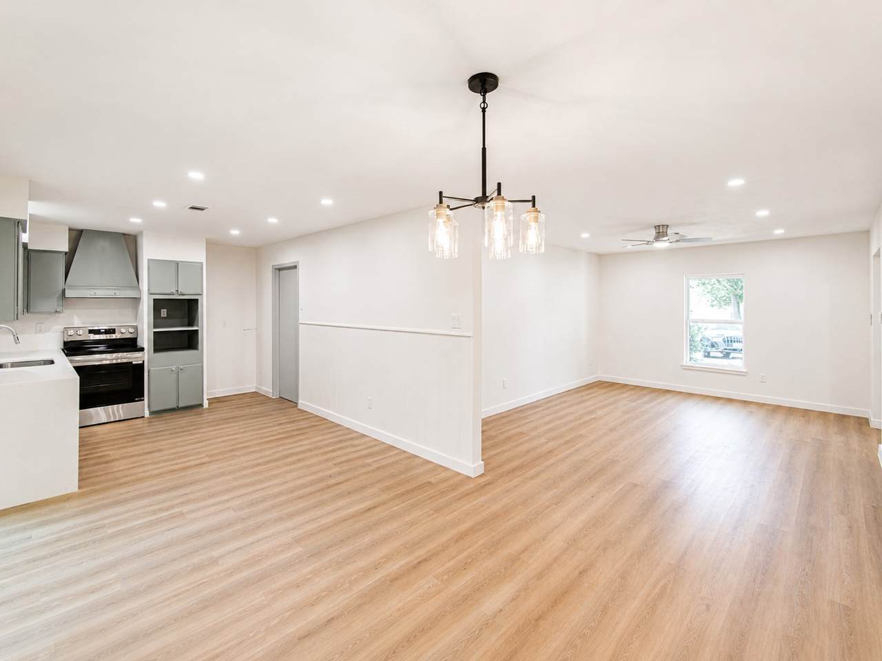 10911 Corona Lane - Photo 1