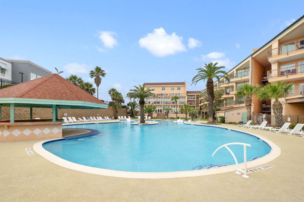 9520 Seawall Boulevard - Photo 1