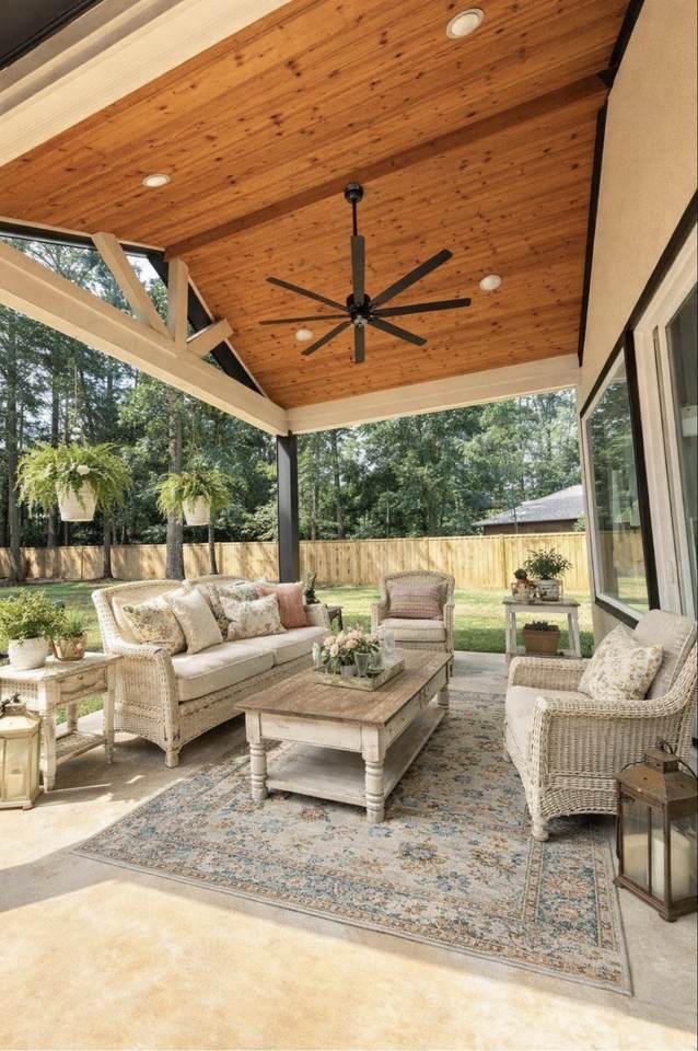 2678 Colosseum - Photo 1