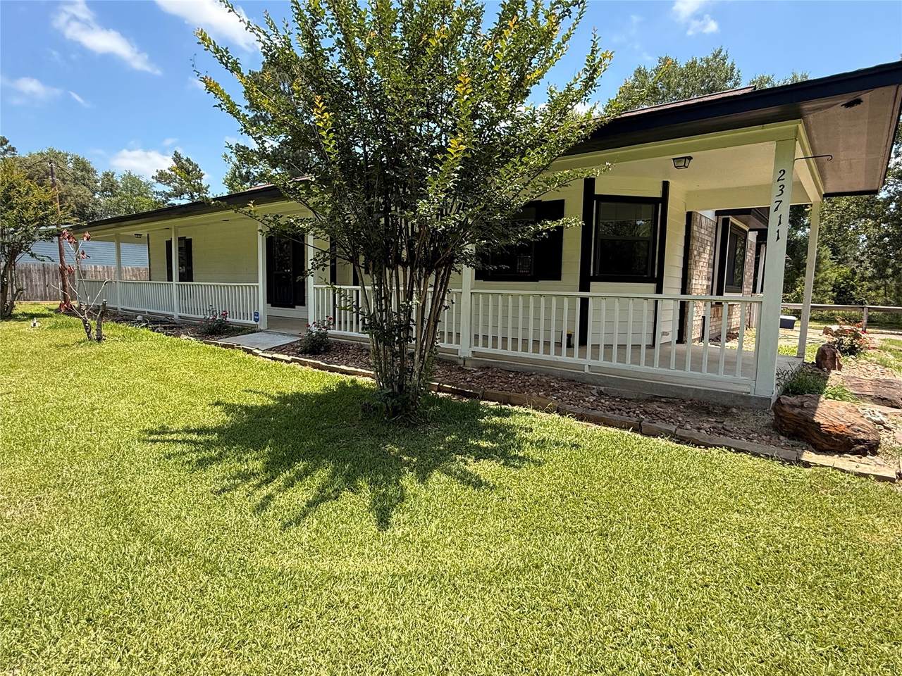 23711 Saxon Way - Photo 1