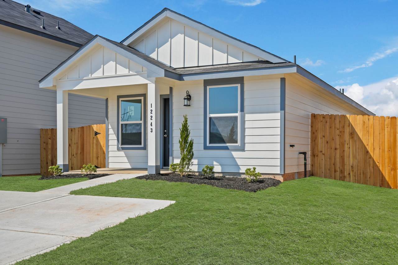 12243 Shield Crest Court - Photo 1